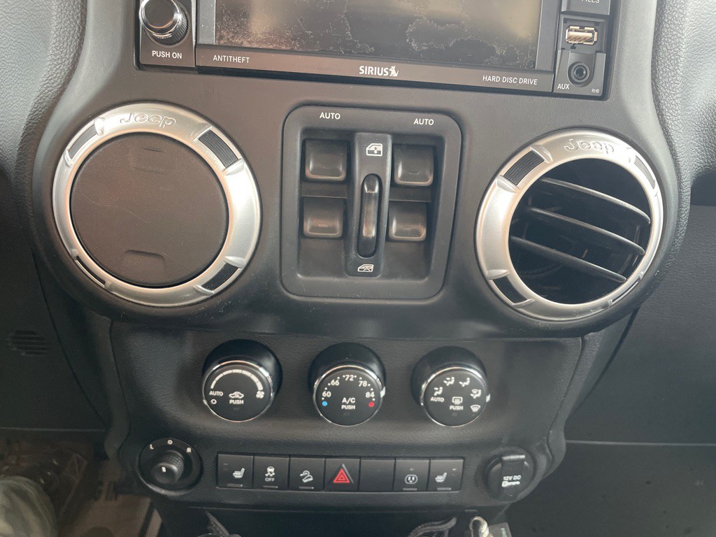 2014 Jeep Wrangler Unlimited Image 17