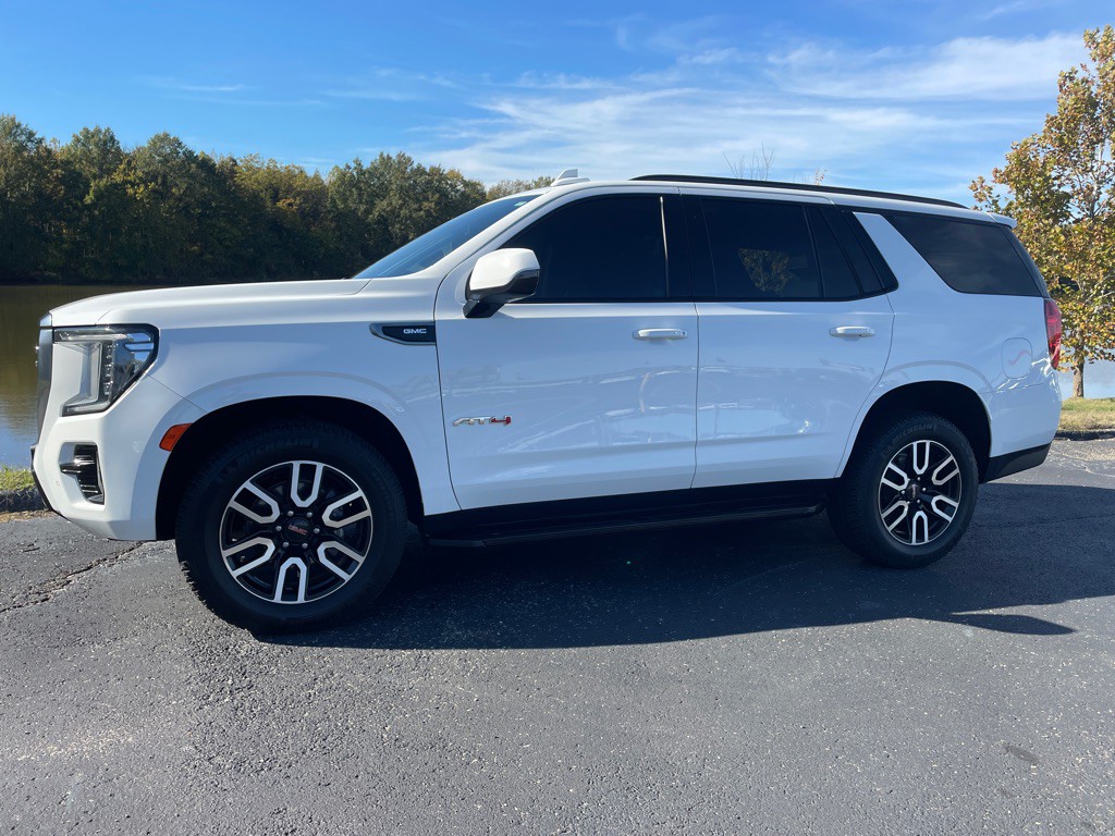 2022 GMC Yukon Image 3