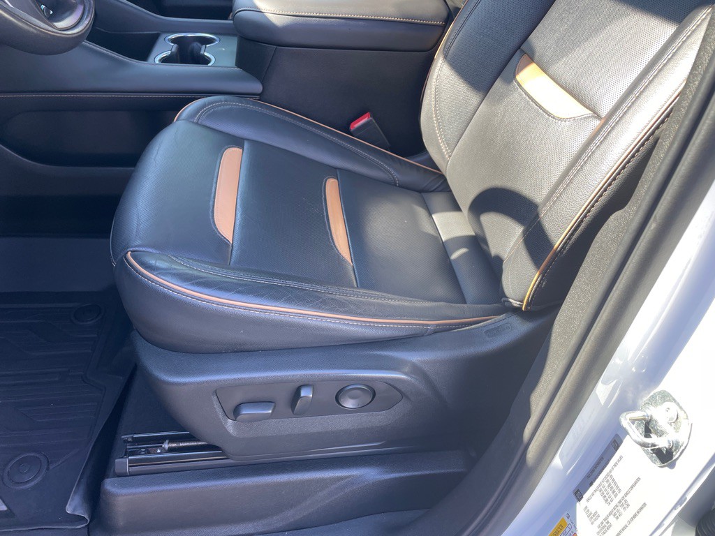 2022 GMC Yukon Image 12