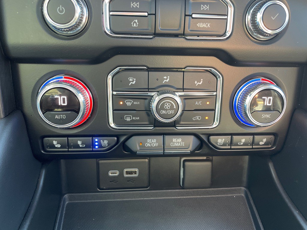 2022 GMC Yukon Image 16