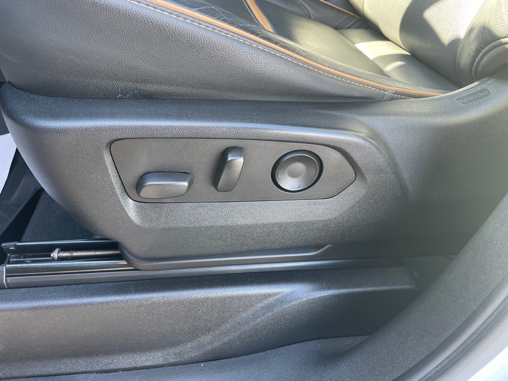 2022 GMC Yukon Image 25