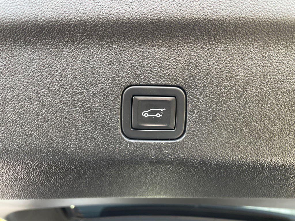 2022 GMC Yukon Image 39