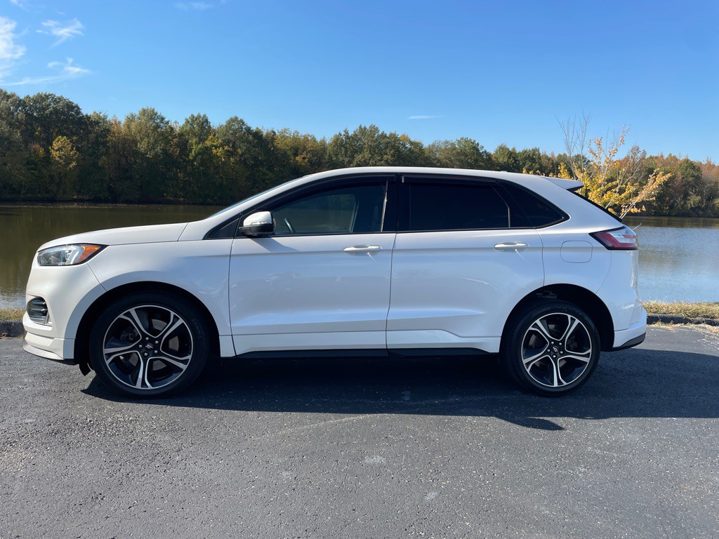 2019 Ford Edge Image 4