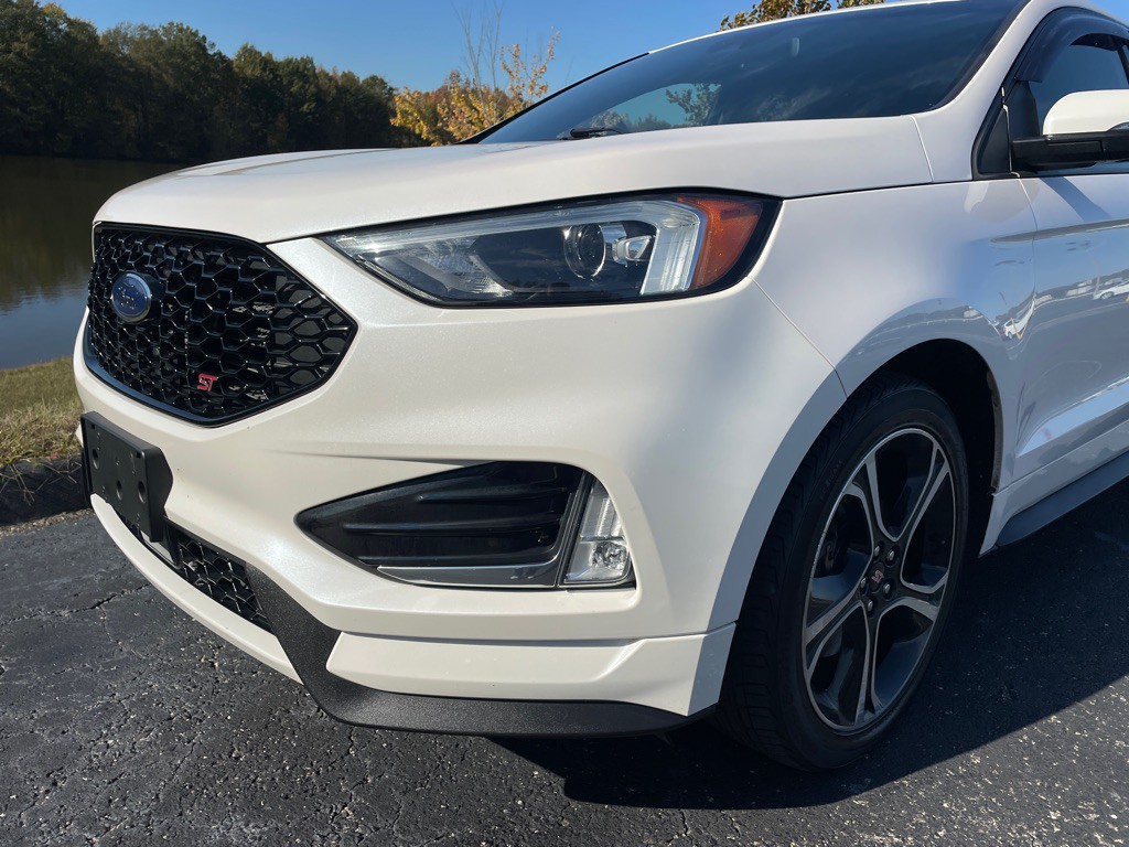 2019 Ford Edge Image 8