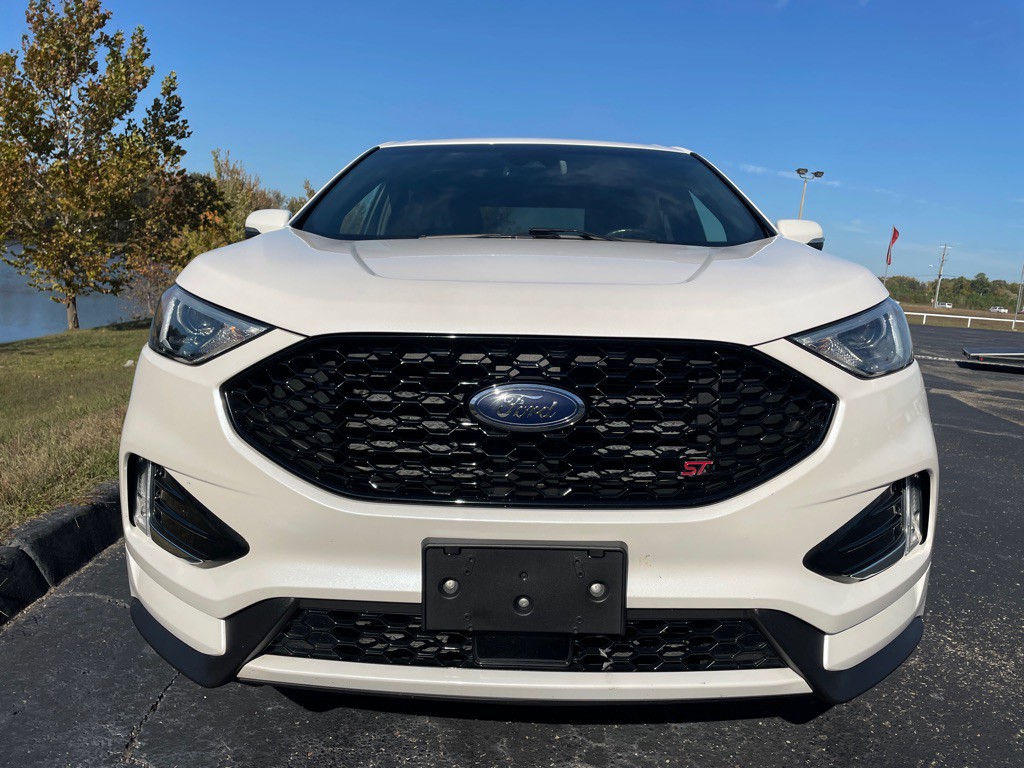 2019 Ford Edge Image 9