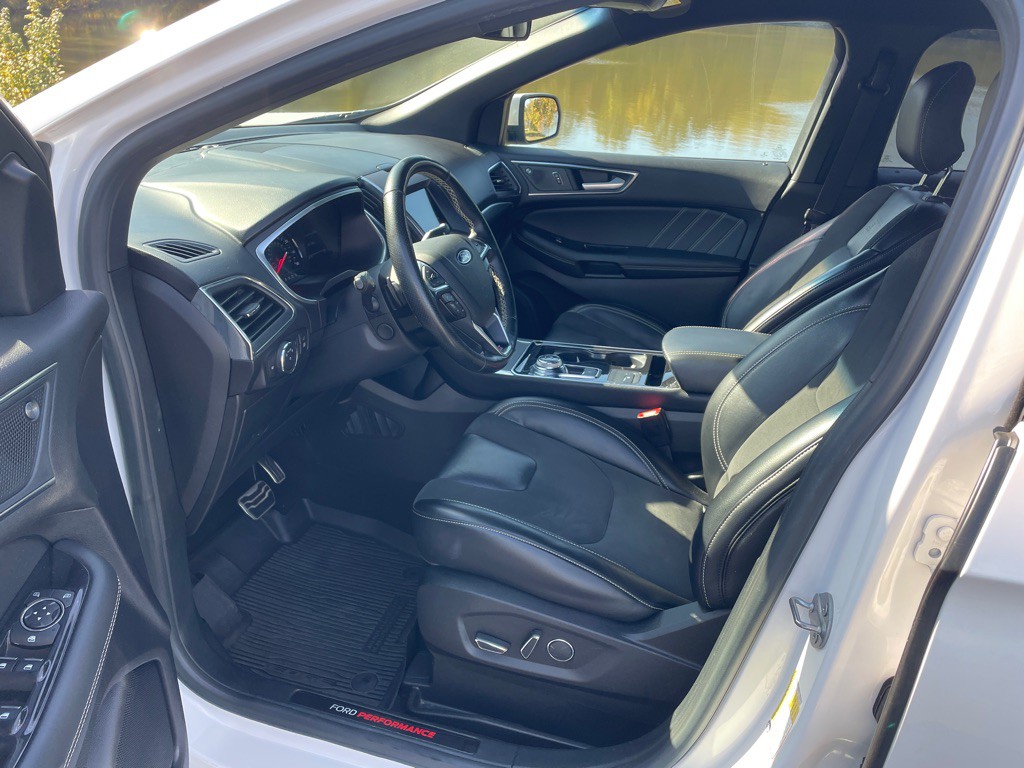 2019 Ford Edge Image 10