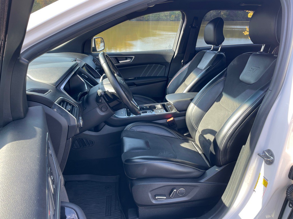 2019 Ford Edge Image 11
