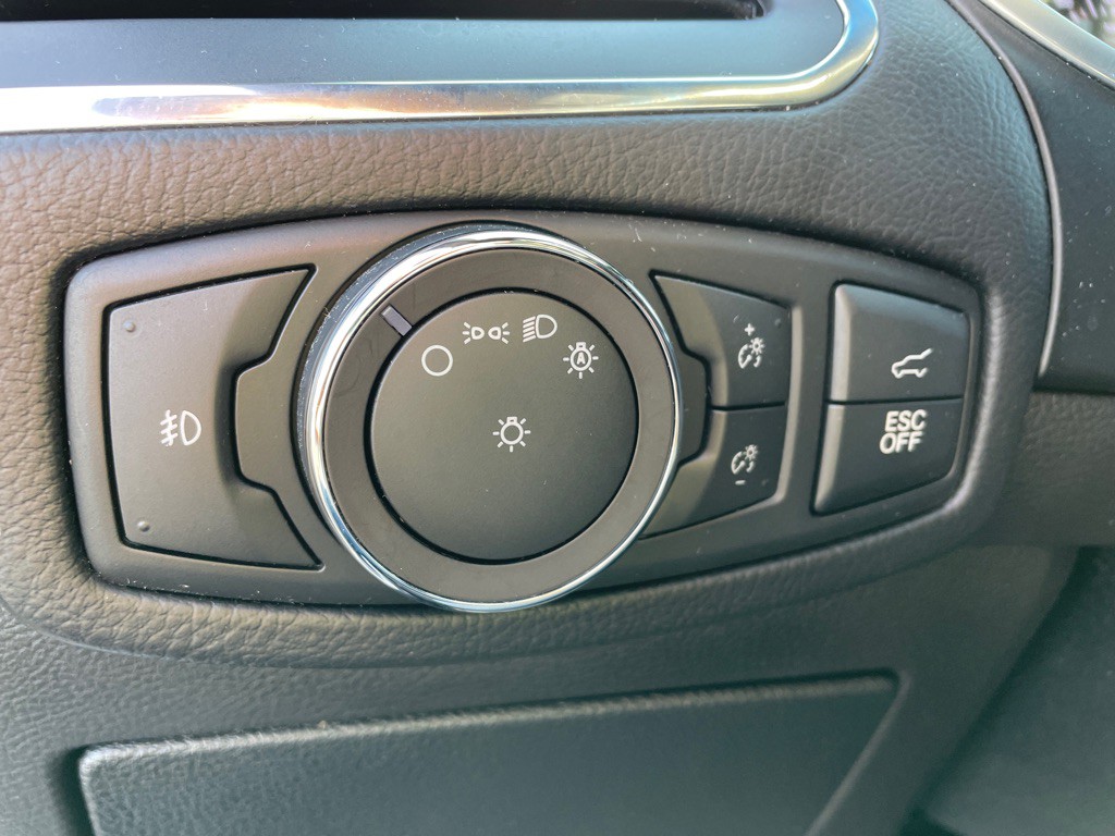 2019 Ford Edge Image 22