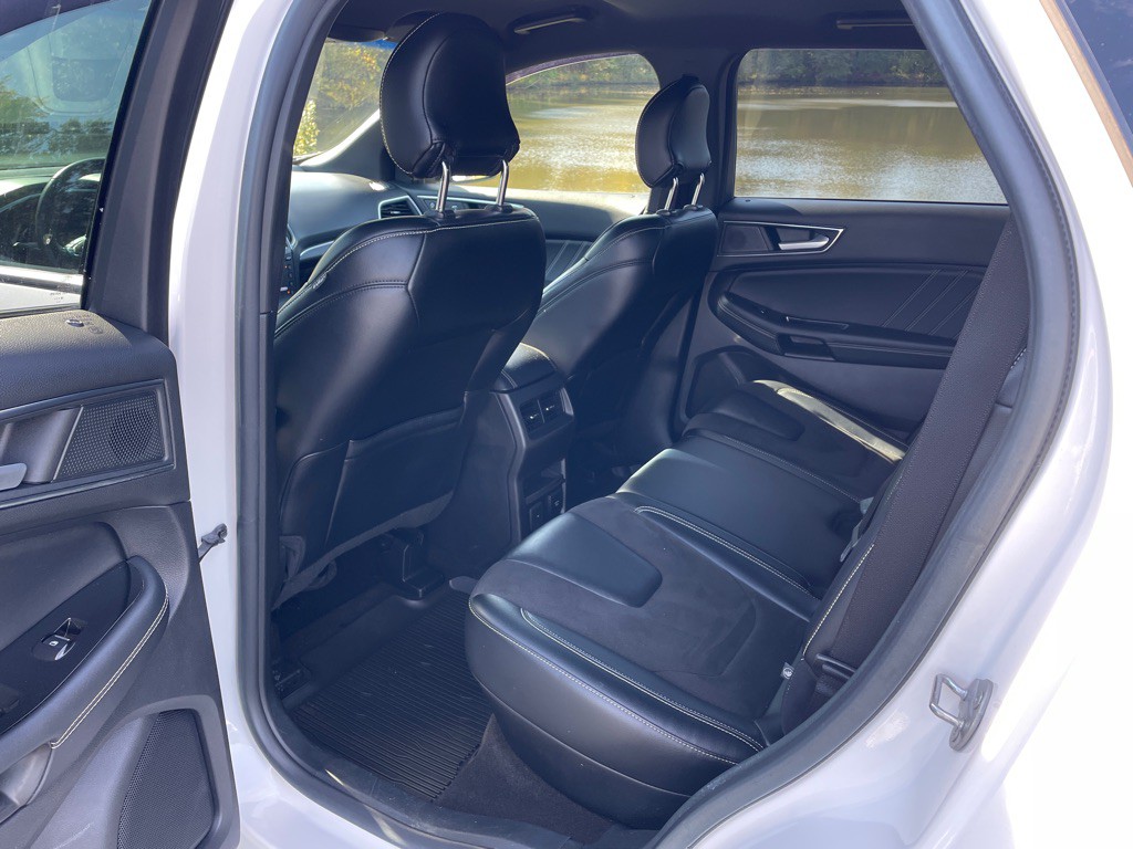 2019 Ford Edge Image 25