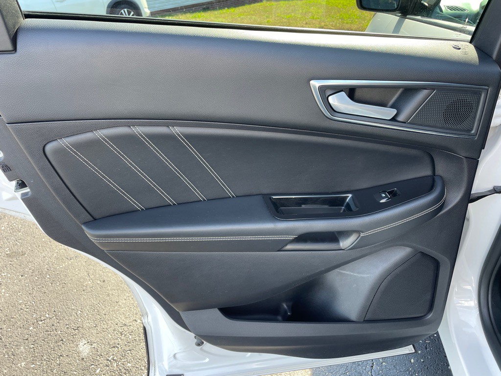 2019 Ford Edge Image 26