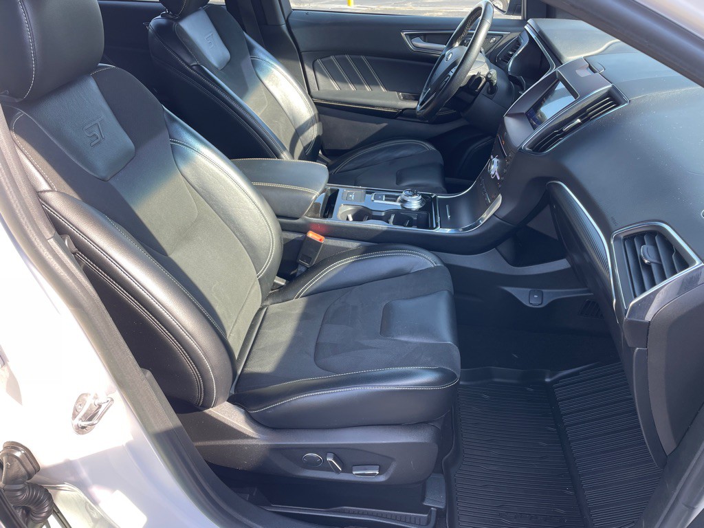 2019 Ford Edge Image 39