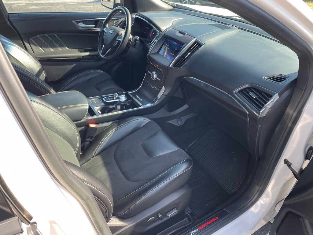 2019 Ford Edge Image 40
