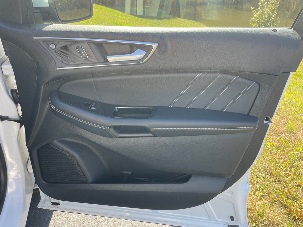 2019 Ford Edge Image 42