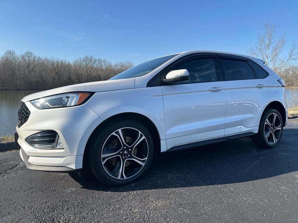 2019 Ford Edge Image 2