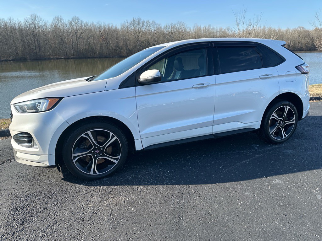 2019 Ford Edge Image 3