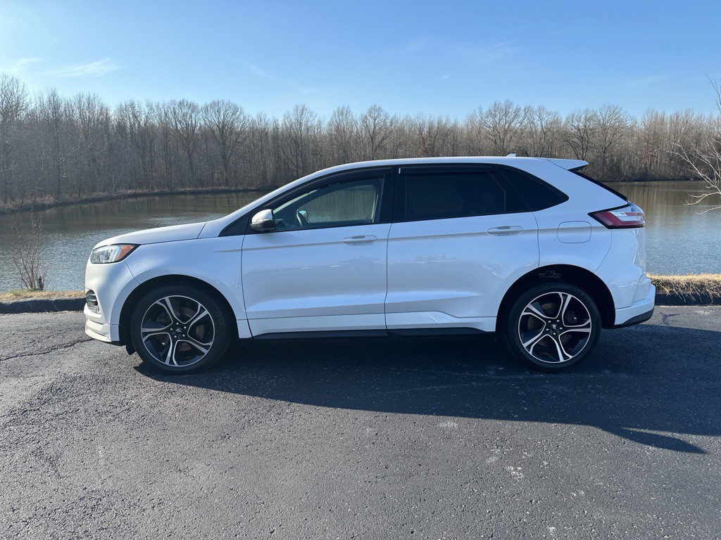 2019 Ford Edge Image 4