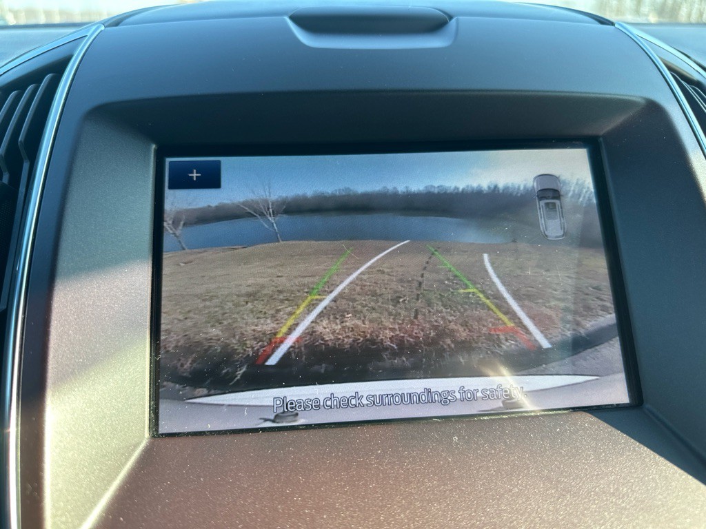 2019 Ford Edge Image 17