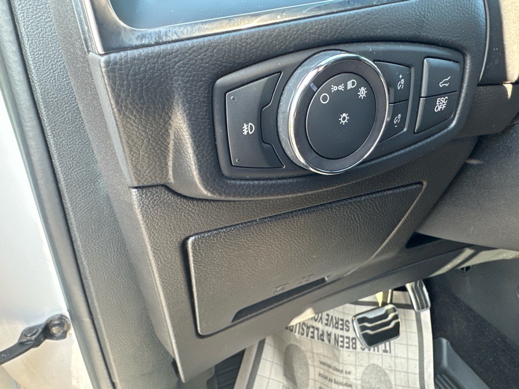 2019 Ford Edge Image 22