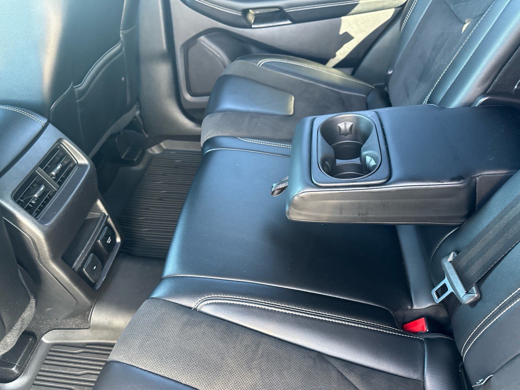 2019 Ford Edge Image 32
