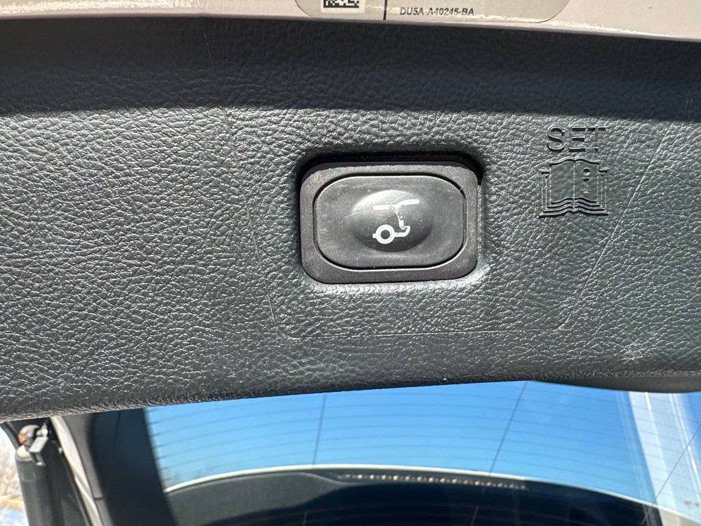 2019 Ford Edge Image 36