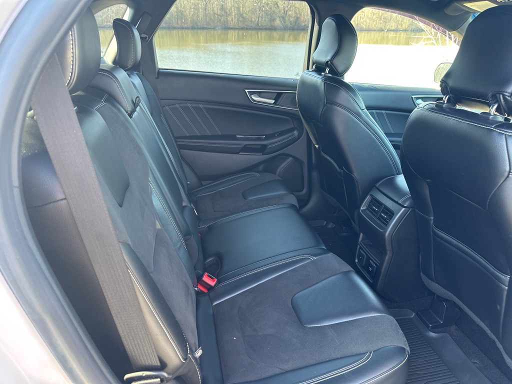 2019 Ford Edge Image 37