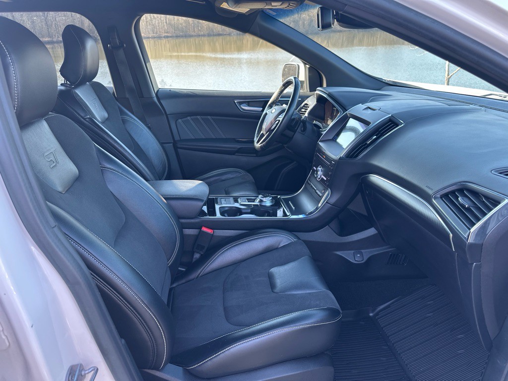 2019 Ford Edge Image 40