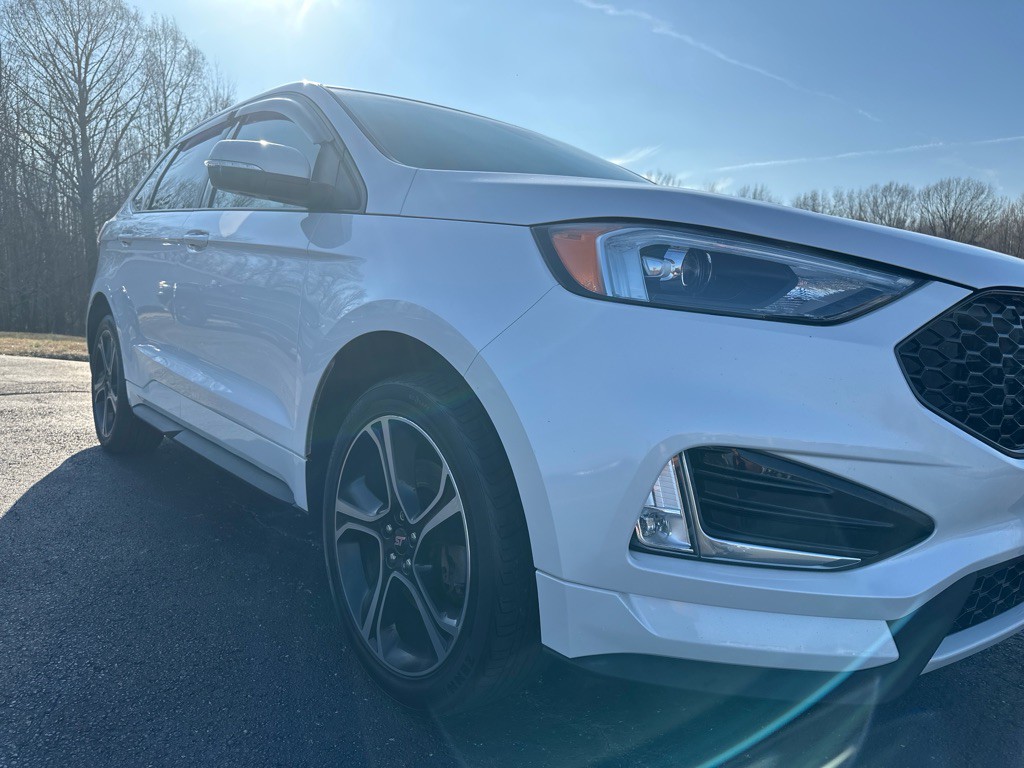 2019 Ford Edge Image 56
