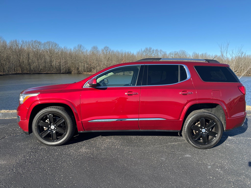 2019 GMC Acadia Image 2