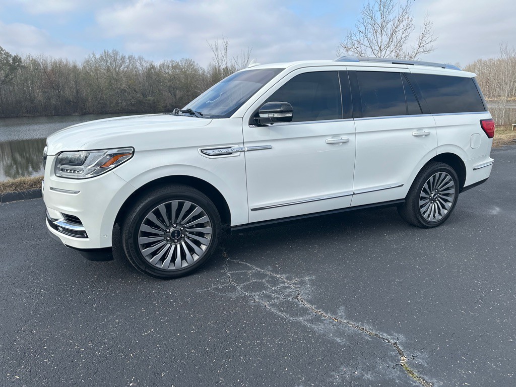 2020 Lincoln Navigator Image 3