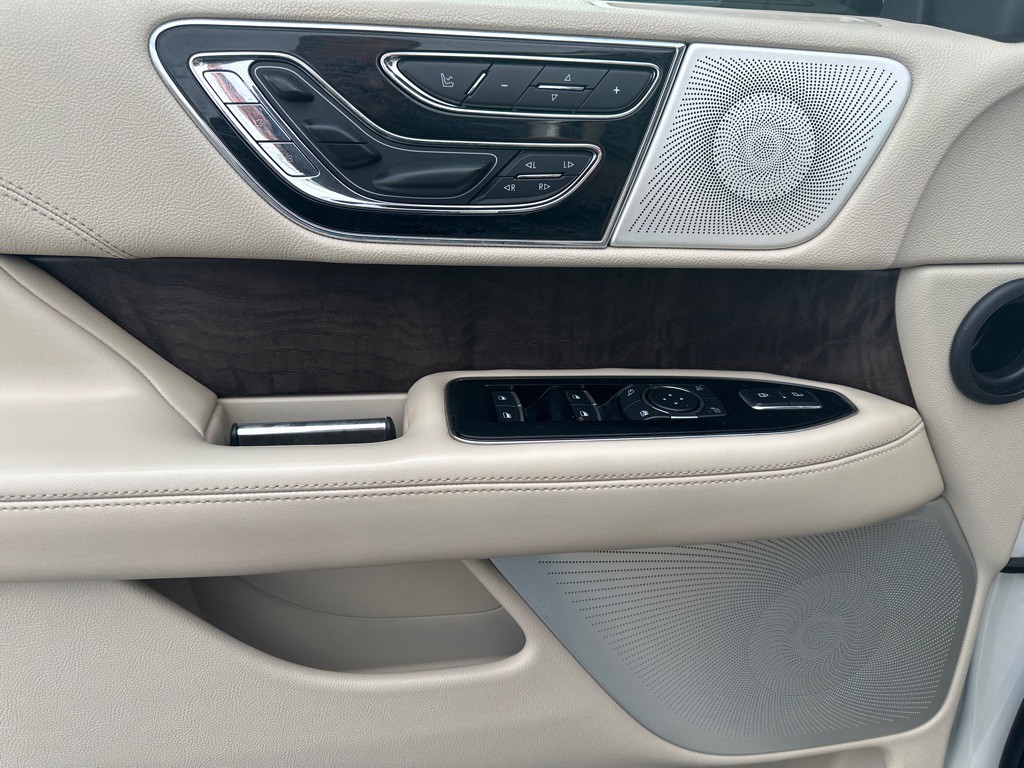 2020 Lincoln Navigator Image 11