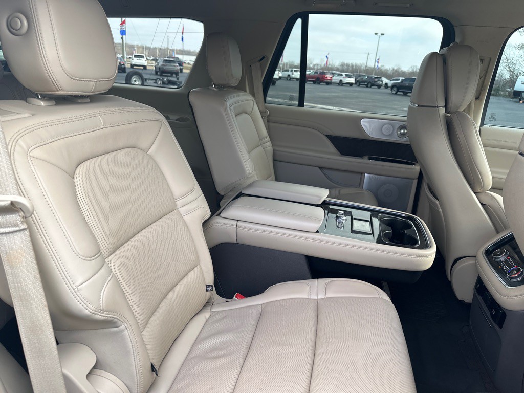 2020 Lincoln Navigator Image 32