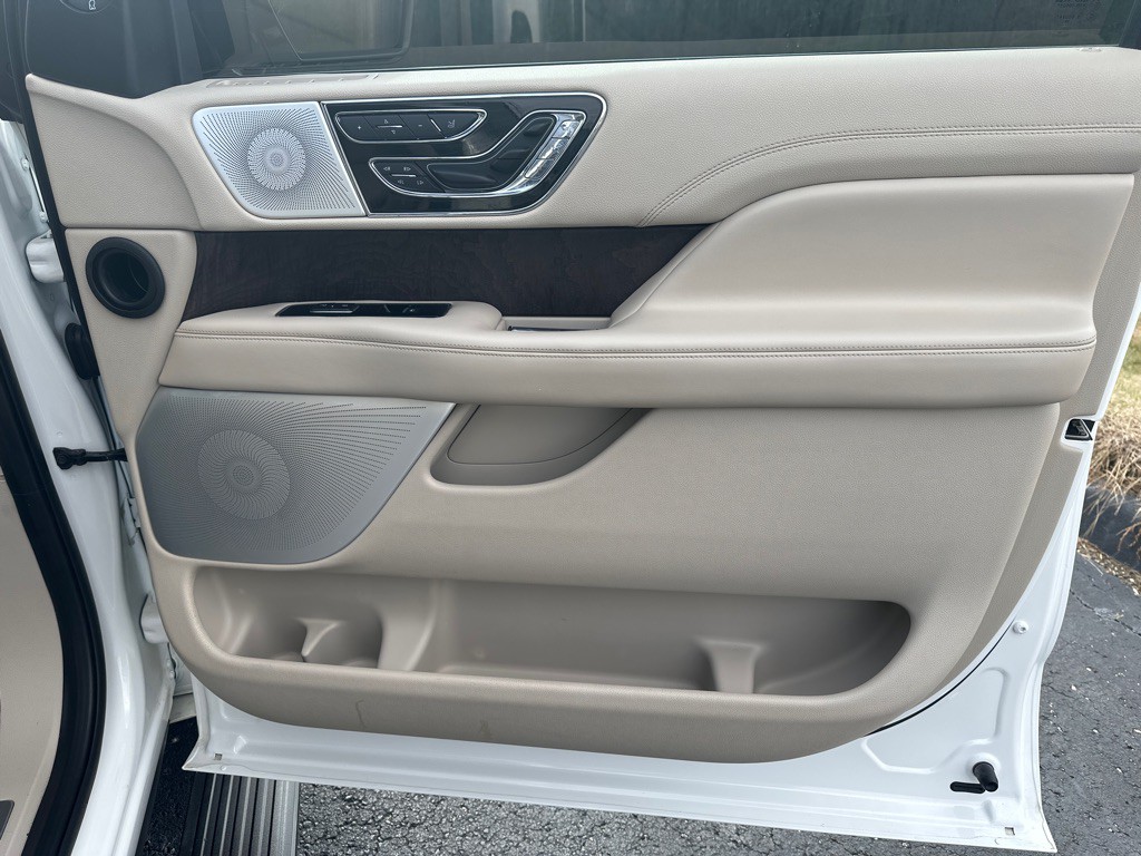 2020 Lincoln Navigator Image 37