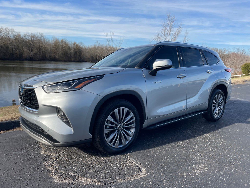 2021 Toyota Highlander Image 1