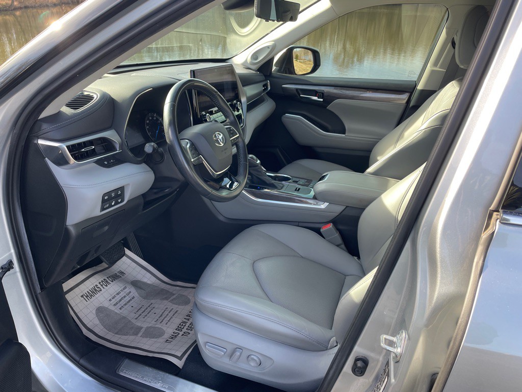 2021 Toyota Highlander Image 10