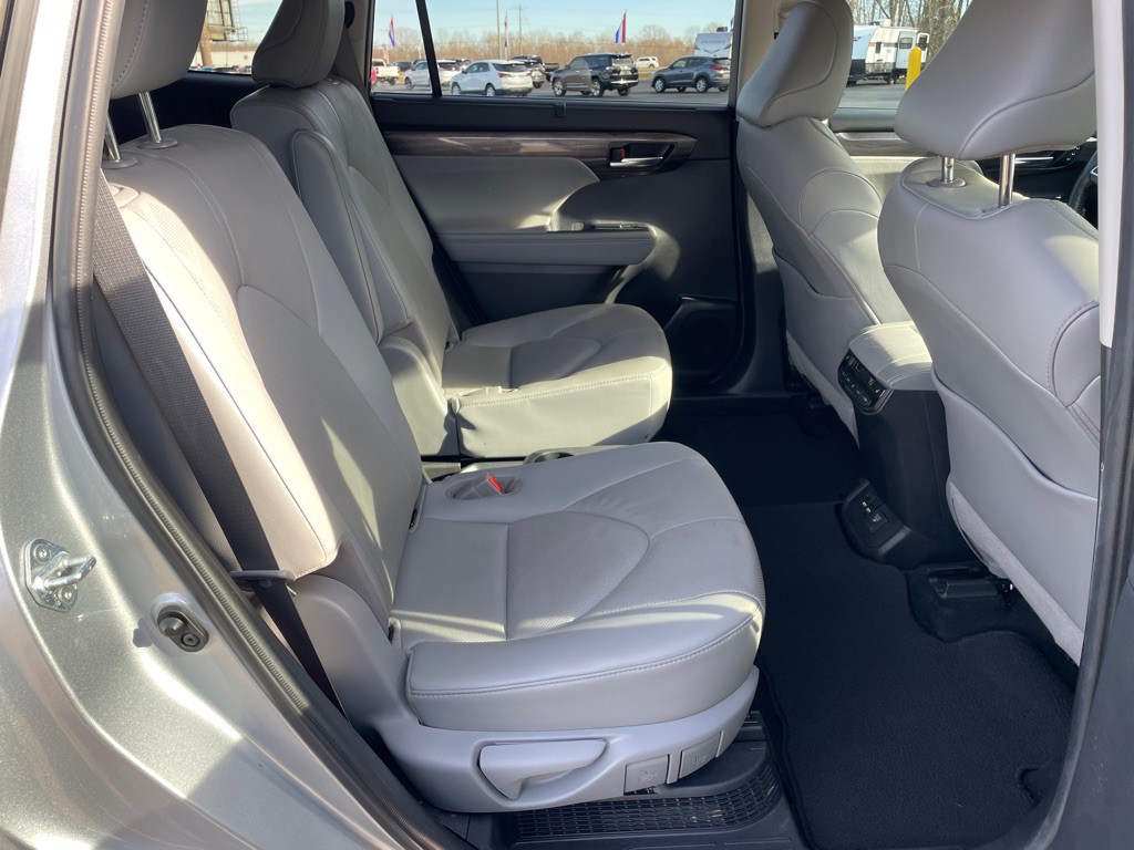 2021 Toyota Highlander Image 33