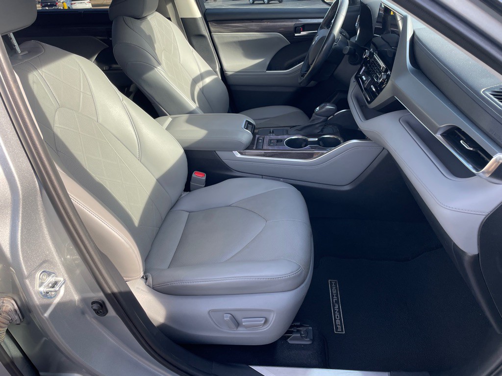 2021 Toyota Highlander Image 35