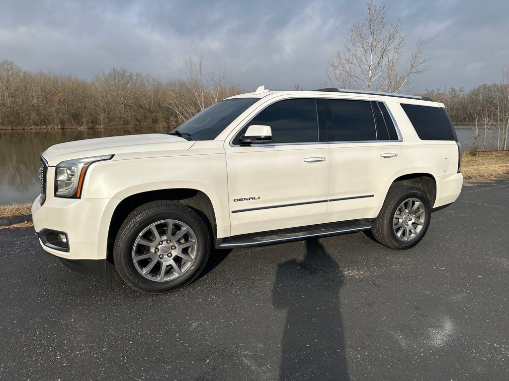 2018 GMC Yukon Image 2