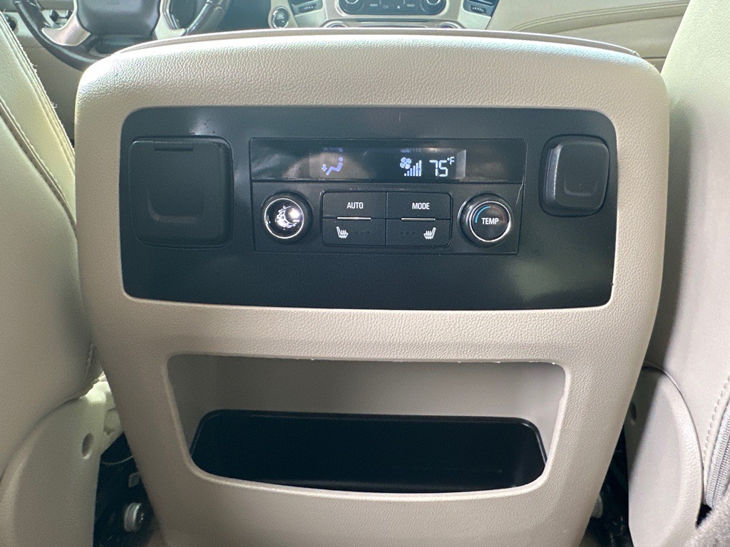 2018 GMC Yukon Image 32