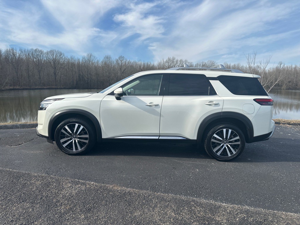 2023 Nissan Pathfinder Image 4