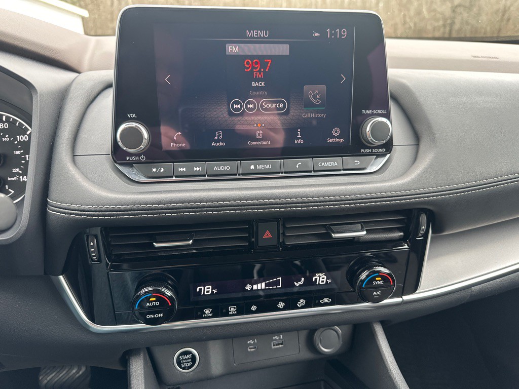 2022 Nissan Rogue Image 13