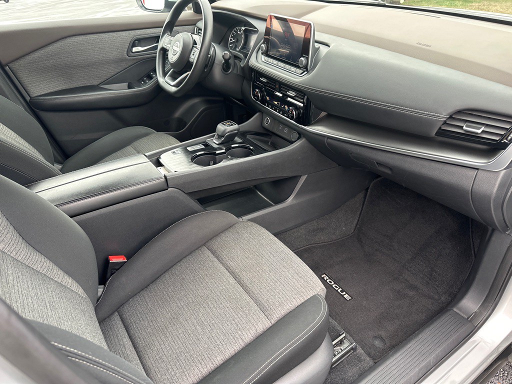 2022 Nissan Rogue Image 33