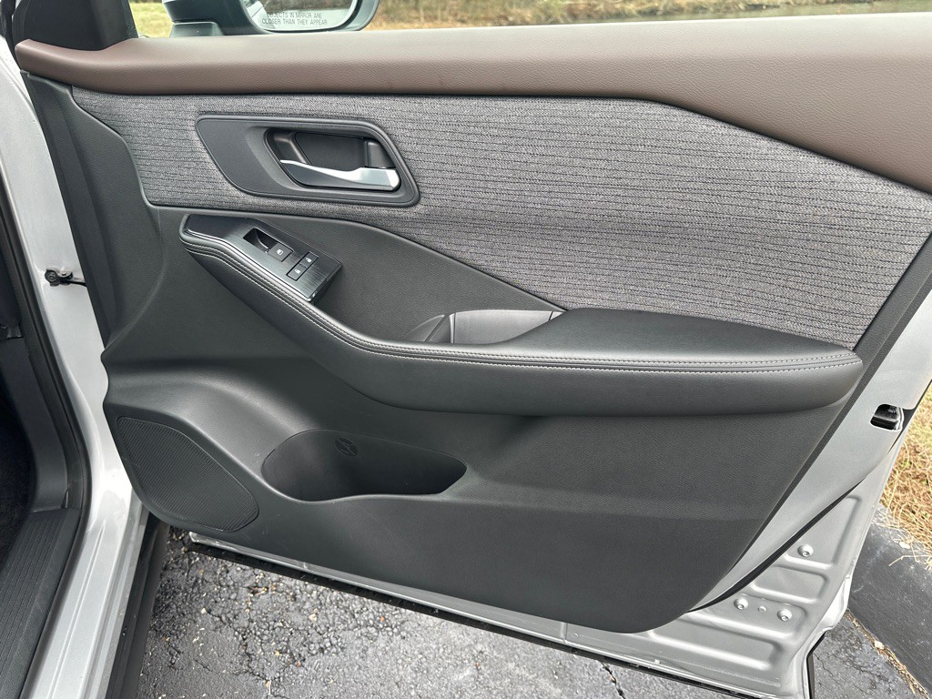 2022 Nissan Rogue Image 35