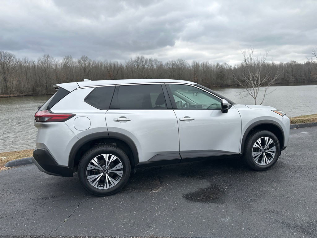 2022 Nissan Rogue Image 40