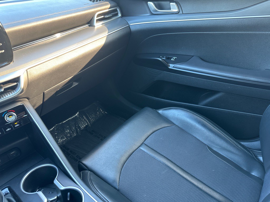 2022 Kia K5 Image 18