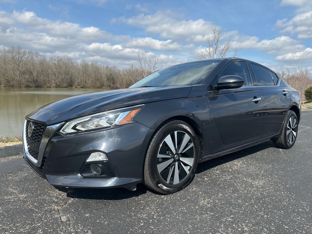 2019 Nissan Altima Image 1