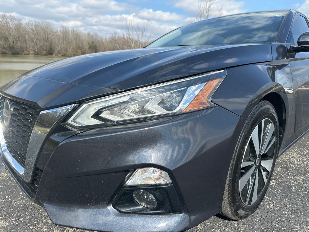 2019 Nissan Altima Image 9