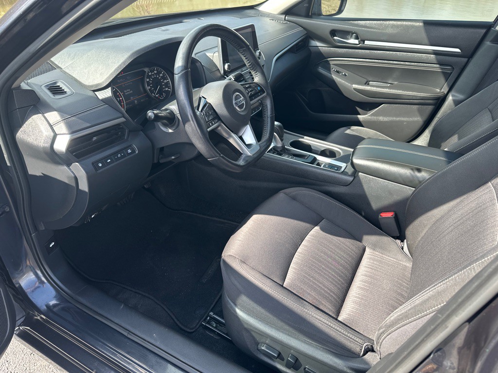 2019 Nissan Altima Image 10