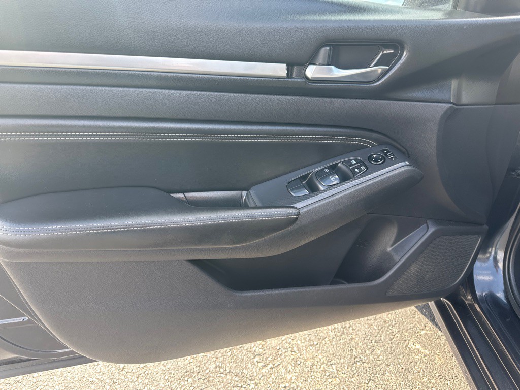 2019 Nissan Altima Image 12