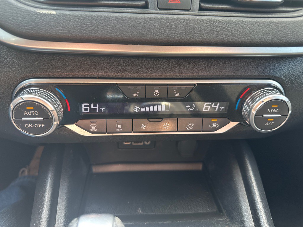 2019 Nissan Altima Image 17