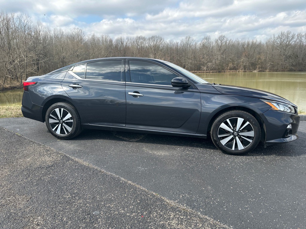 2019 Nissan Altima Image 40